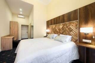 Гостевой дом Новая История Санкт-Петербург Двухместный номер Делюкс с 1 кроватью и балконом-3