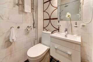 Гостевой дом Новая История Санкт-Петербург Двухместный номер Делюкс с 1 кроватью и балконом-1